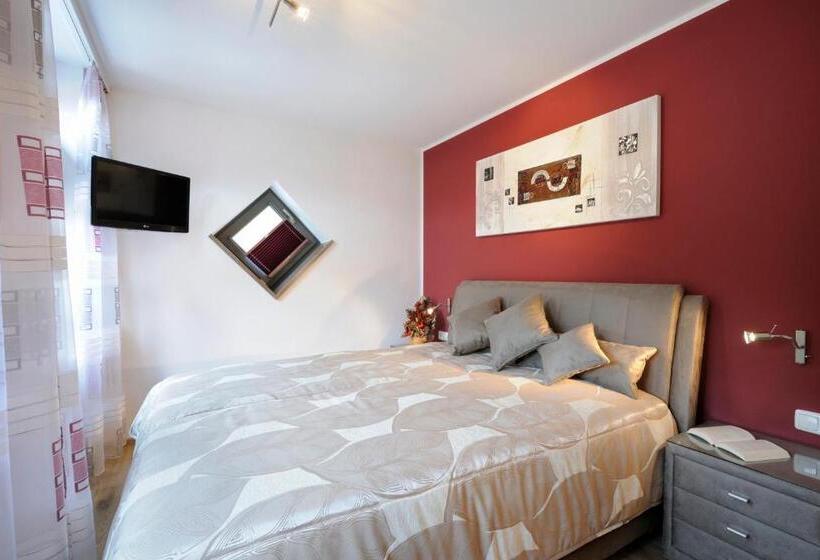 1 Bedroom Apartment Mountain View, Alpenglühn
