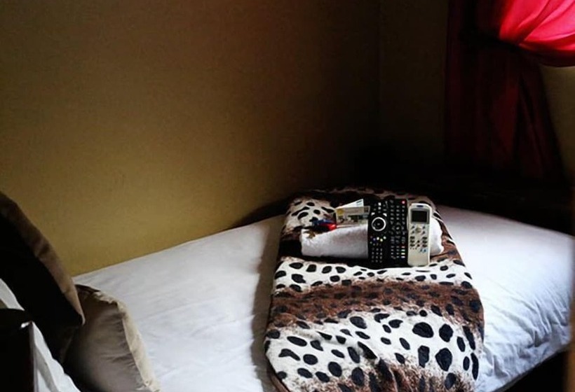 Семейный Номер, Moonriver Guest House
