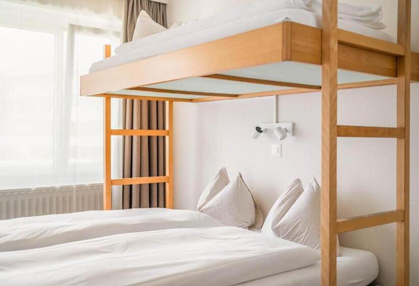 اتاق استاندارد سه نفره, Wanderlust Guesthouse
