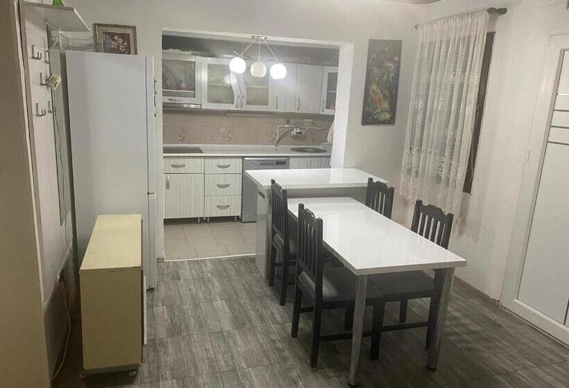 آپارتمان 1 خوابه با چشم‌انداز, Iliovski Inn   Just Like Home