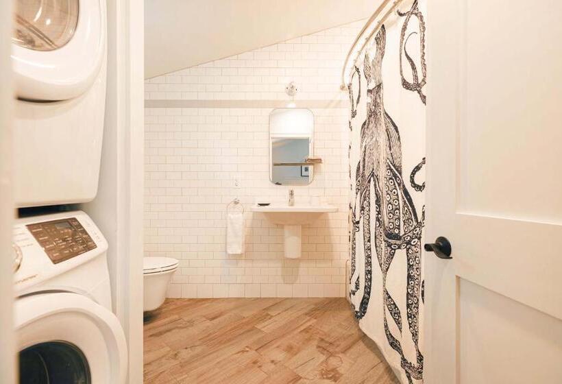 Студио Стандарт Кровать Кинг, Great Island Inn   A Modern Boutique
