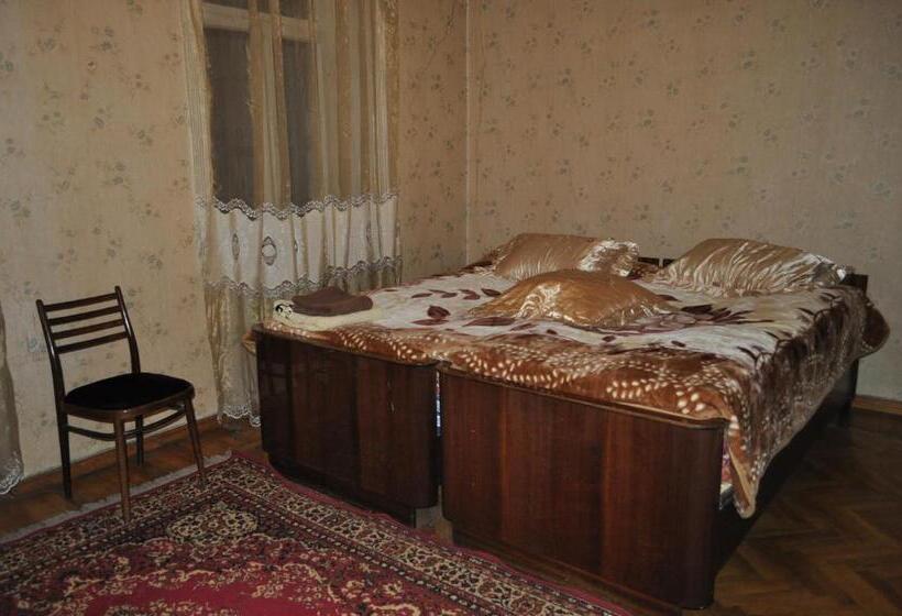 اتاق ساده سه‌ نفره, Guest House Cico