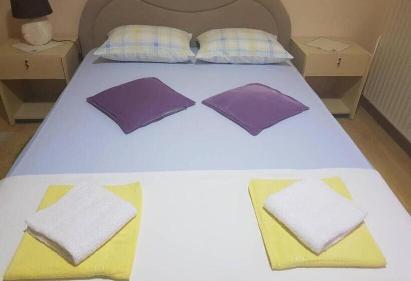غرفة قياسية مزوَّدة بشُرفة, Guesthouse Ines