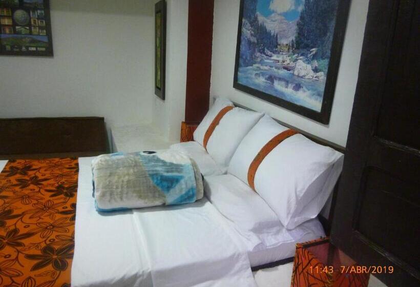 Номер Стандарт, Hostal Casa Artvelez