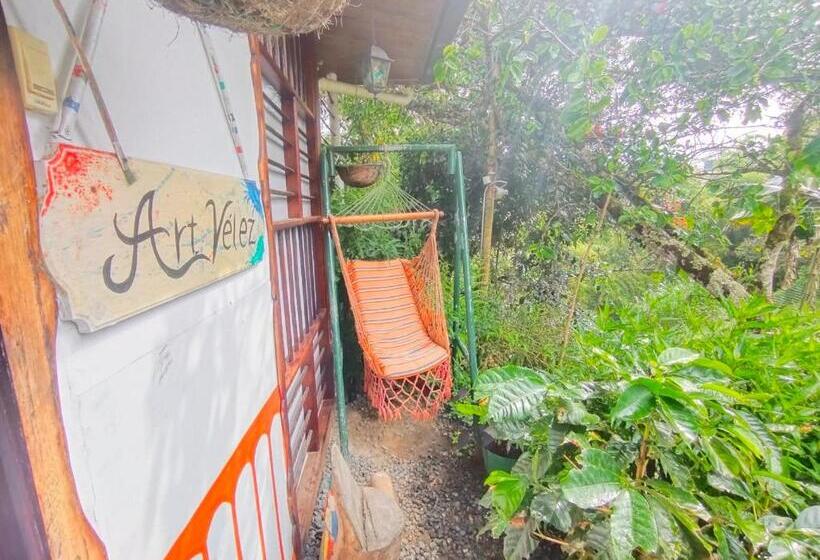 Семейный Номер, Hostal Casa Artvelez