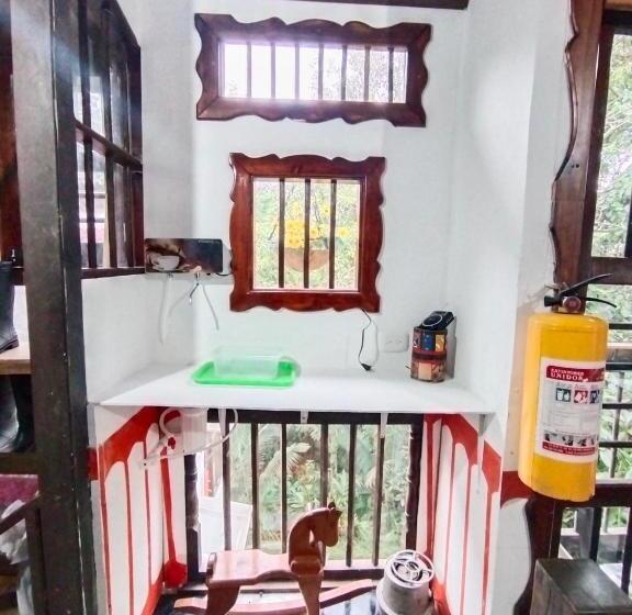 Семейный Номер, Hostal Casa Artvelez
