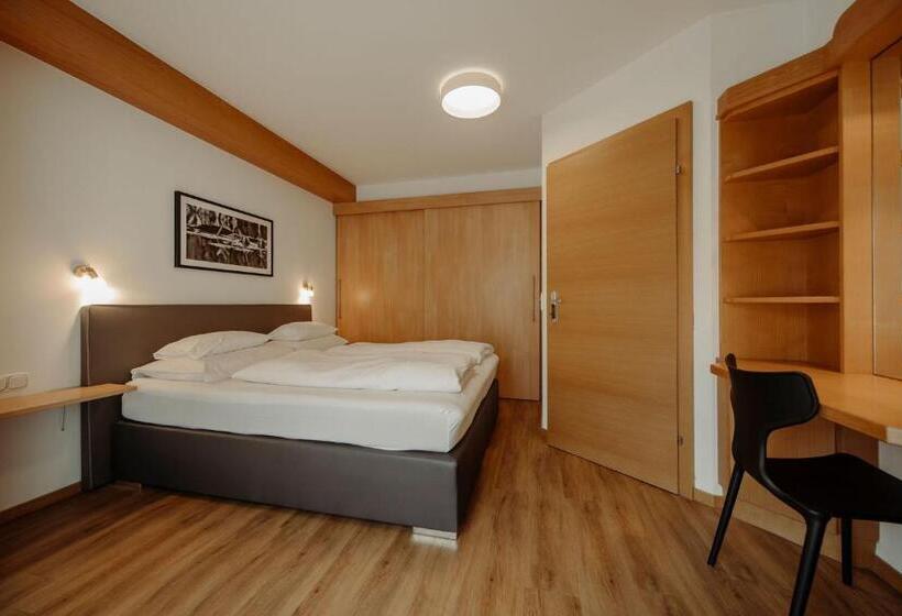 Апартаменты 3 Спальни, Theresi Appartements
