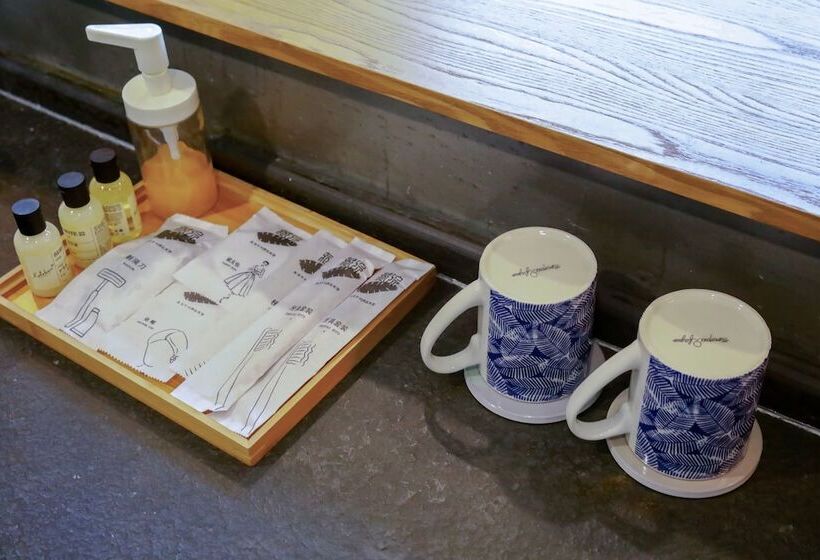 Номер Стандарт Вид на Озеро, Inside House Shaoxing