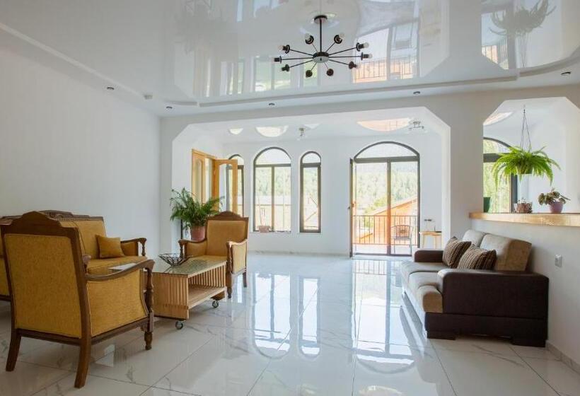 Standard Triple Room with Terrace, Level