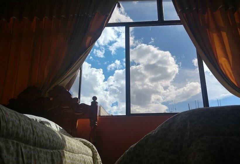 اتاق خانوادگی, Ururi Stay