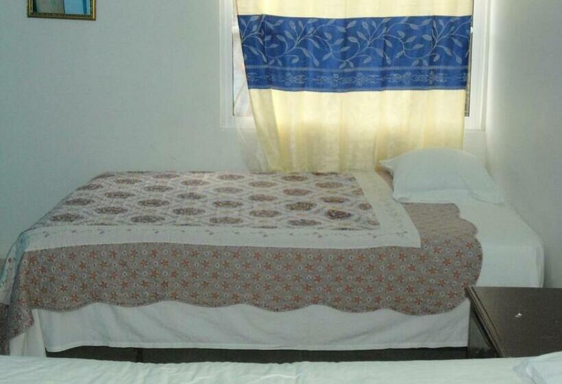 Номер Стандарт Трехместный, Roxi S Place
