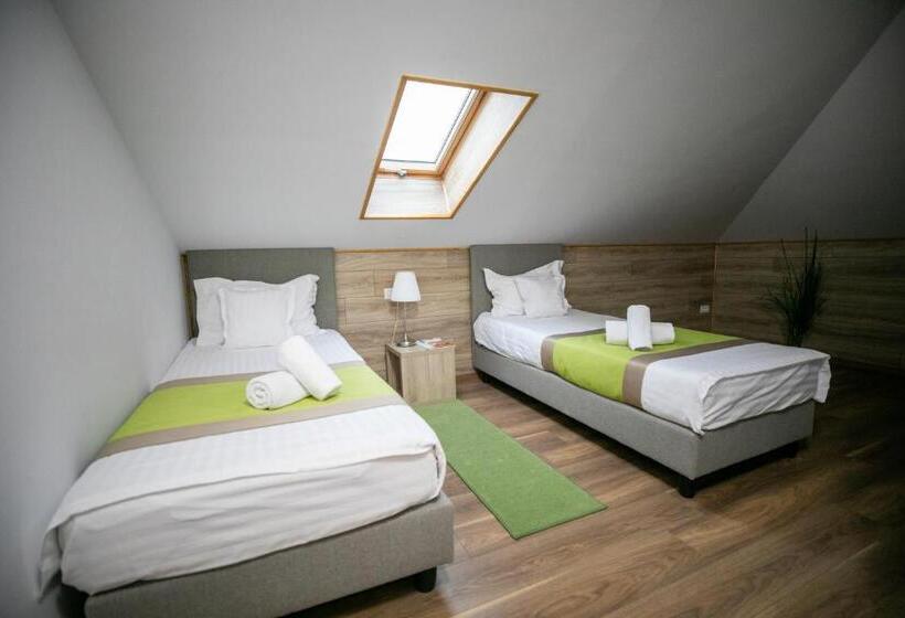 펜트하우스 룸, Crema Residence
