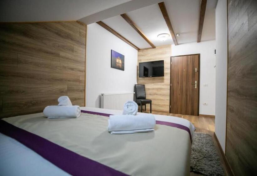 ペントハウスルーム, Crema Residence