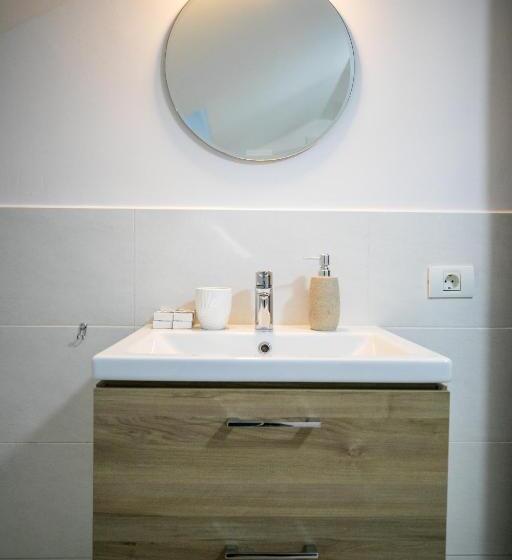 펜트하우스 룸, Crema Residence
