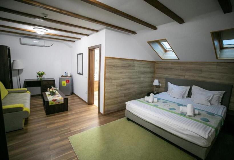 ペントハウスルーム, Crema Residence
