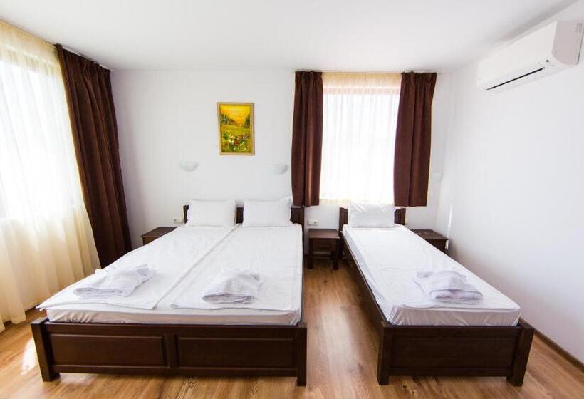 غرفة قياسية ثلاثية, Guest House Ognyanovo