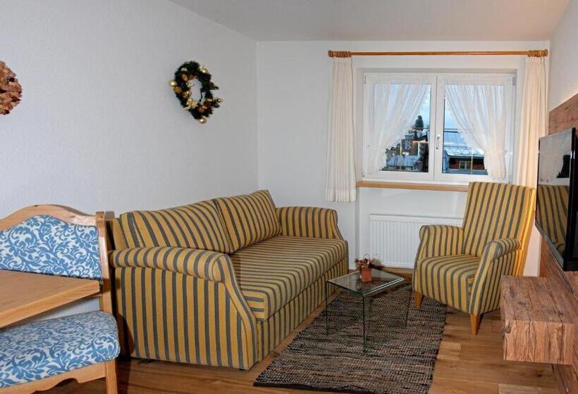شقة غرفة واحدة, Der Berghof