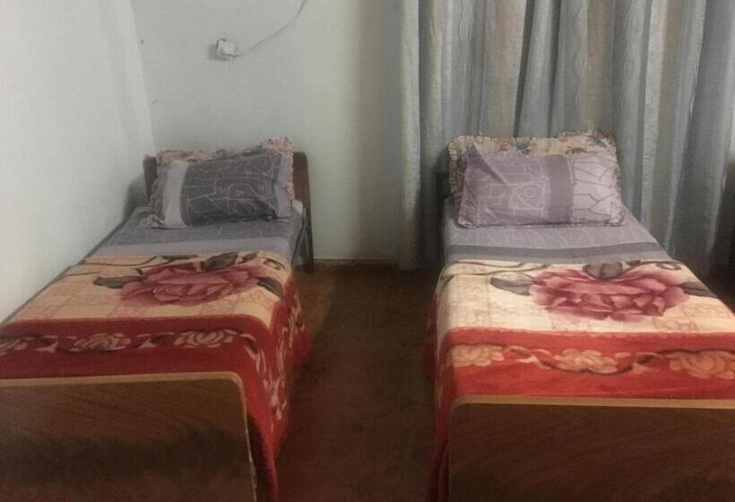 اتاق استاندارد سه تخته با سرویس بهداشتی مشترک, Sami Hostel