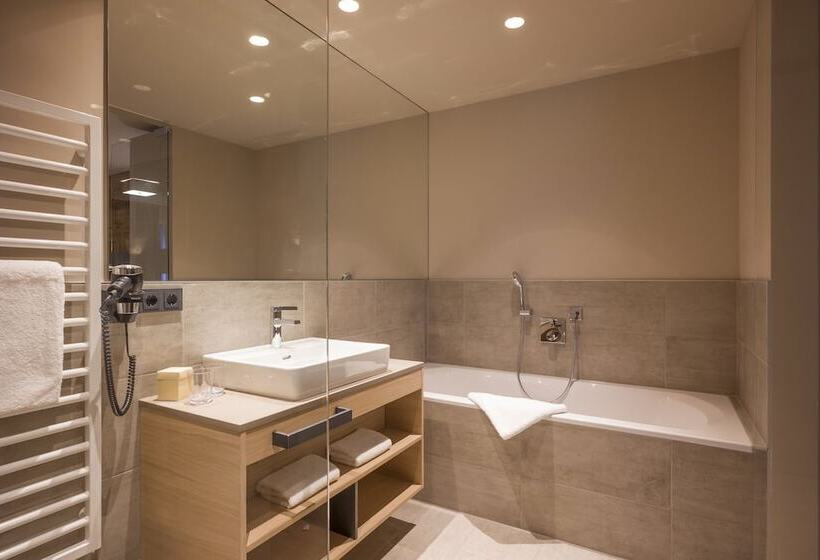 Апартаменты 1 Спальня, Postresidenz