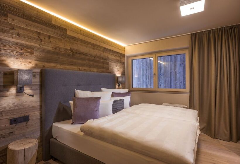 Апартаменты 2 Спальни, Postresidenz