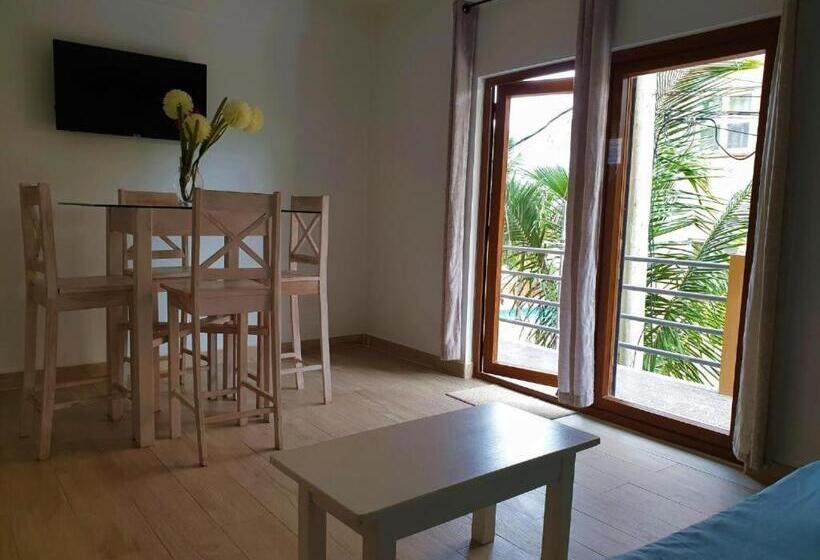 Апартаменты 1 Спальня с Балконом, Beach Side Condos Caye Caulker By Ccvh