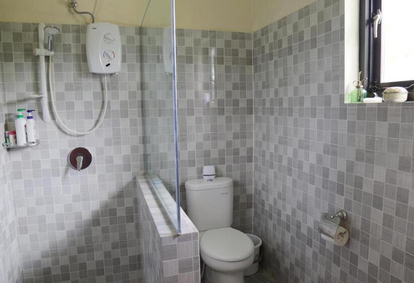 Семейный Номер, Whiterose Guesthouse