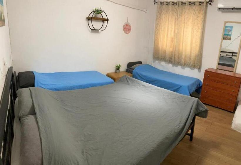 غرفة قياسية ثلاثية حمام مشترك, Dotan S Boutique Guesthouse   By The Beach!