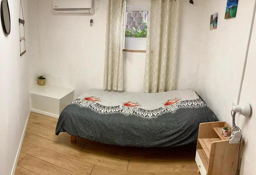 غرفة قياسية حمام مشترك, Dotan S Boutique Guesthouse   By The Beach!