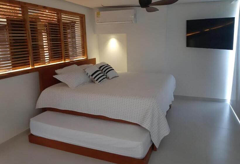 سوئیت پرزیدنت, Camino Palmero Coveñas