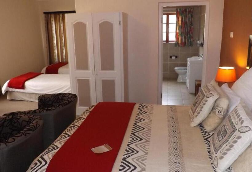 Семейный Номер, Thatchings Guest House