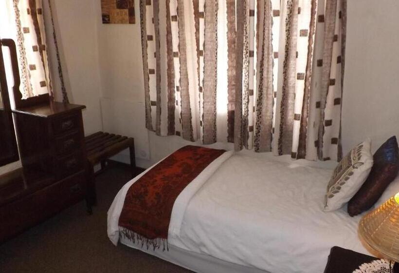 Шале 1 Спальня, Thatchings Guest House