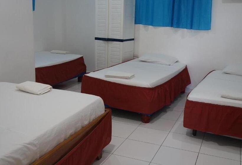 Четырехместный Номер Стандарт, Hostal Marysol