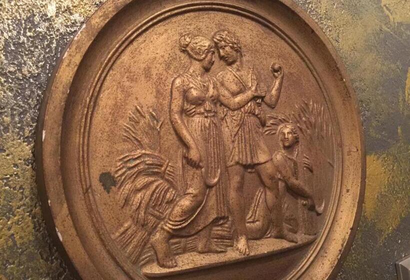 غرفة قياسية, Il Piccolo Castello Busteni