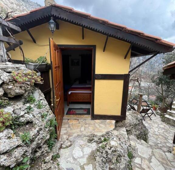 基本三人间, Rooms Emiliano Castle Of Kruja