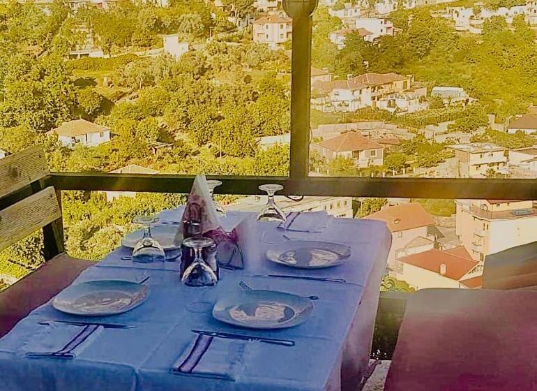 スタンダード４人部屋, Rooms Emiliano Castle Of Kruja