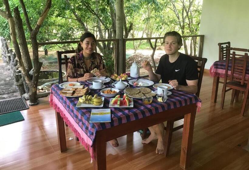 Номер Стандарт Вид на Сад, Darshani Lodge
