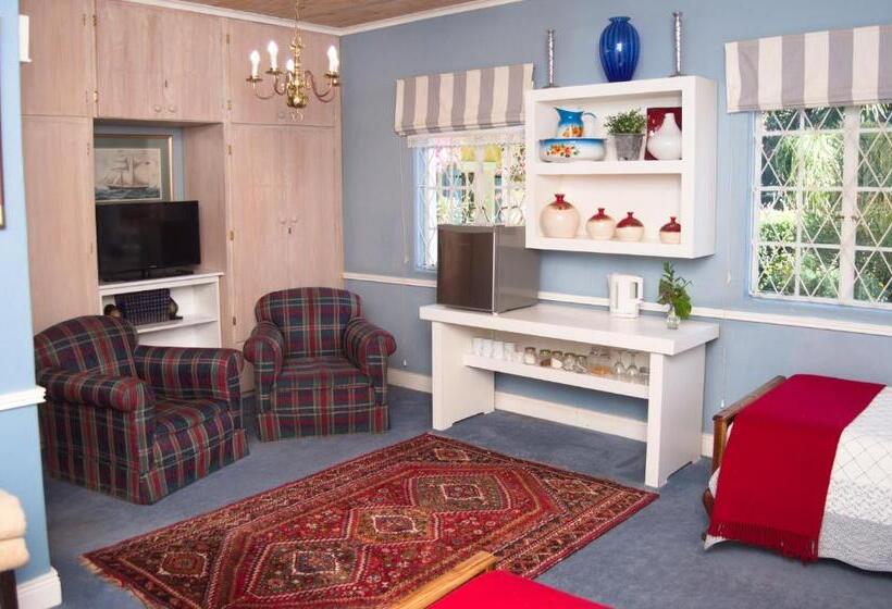 Номер Стандарт, Somerset Stables