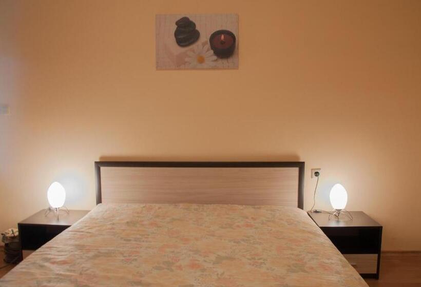 اتاق استاندارد با بالکن, Edelvais Guest House
