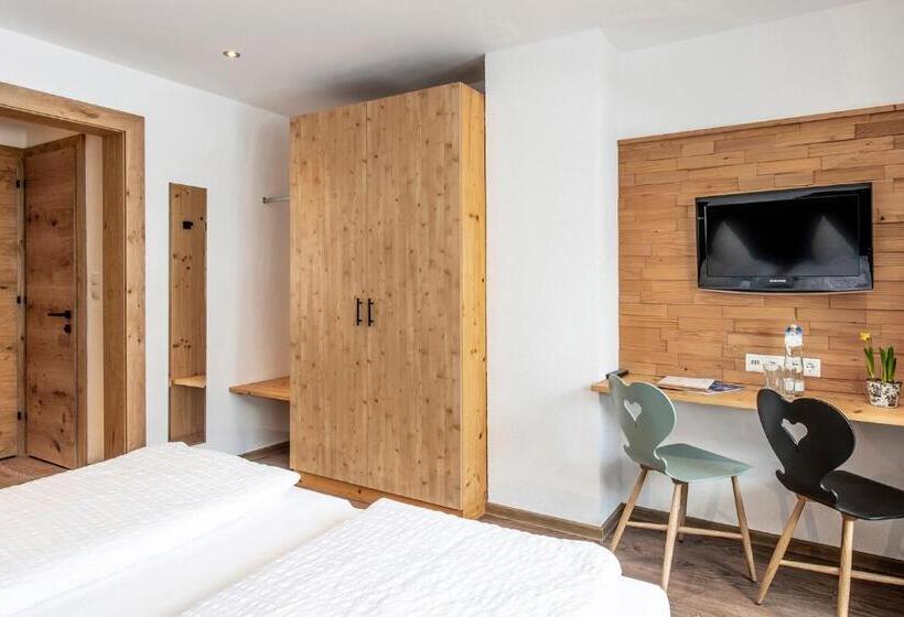 غرفة قياسية مزوَّدة بشُرفة, Gasthof Pension Wulfenia
