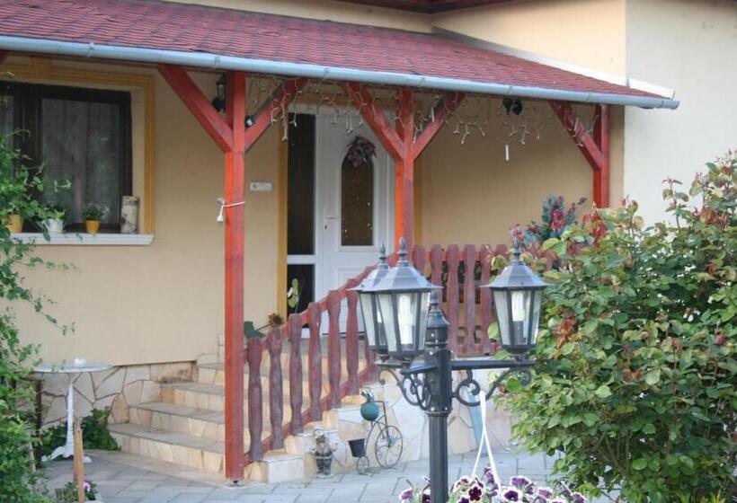 Четырехместный Номер Стандарт, Lipták Vendégház