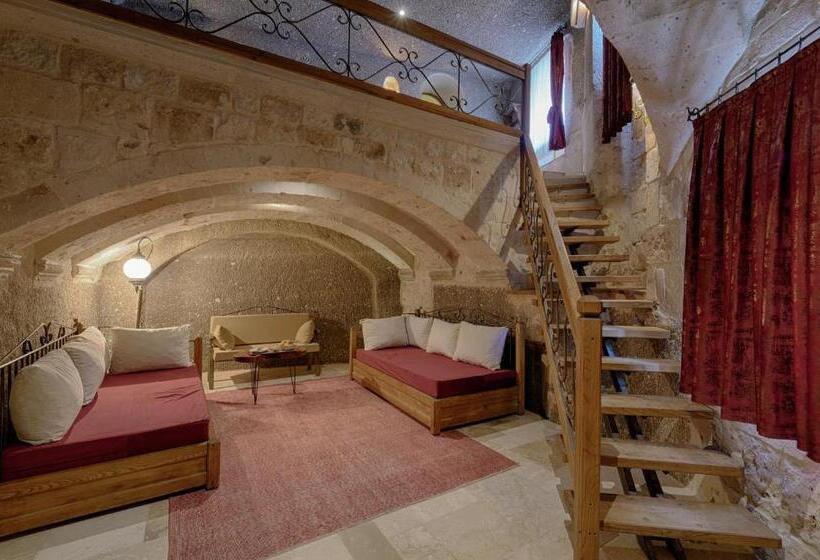 스위트 킹사이즈 침대, Hera Cave Suites