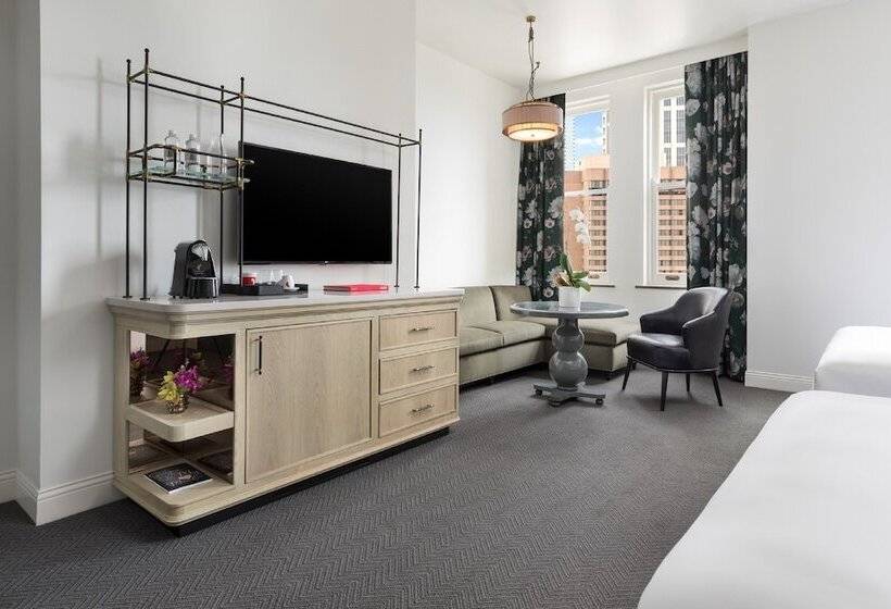 חדר דלוקס נוף לעיר, The Candler Hotel Atlanta, Curio Collection By Hilton