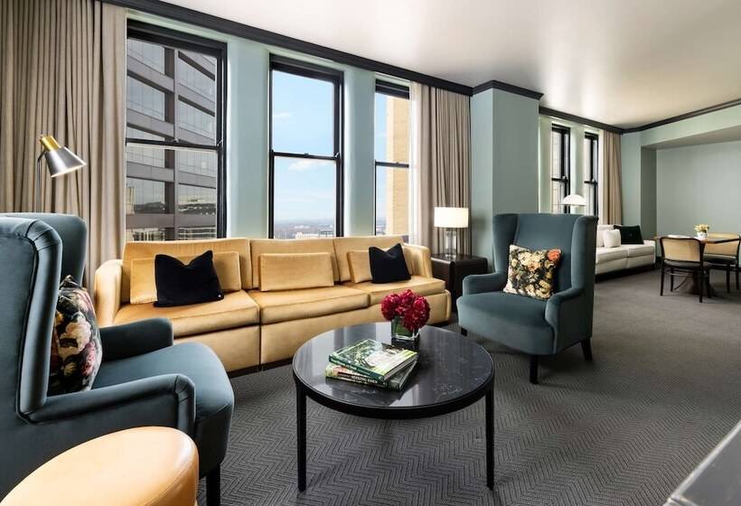 סוויטה עם נוף לעיר, The Candler Hotel Atlanta, Curio Collection By Hilton