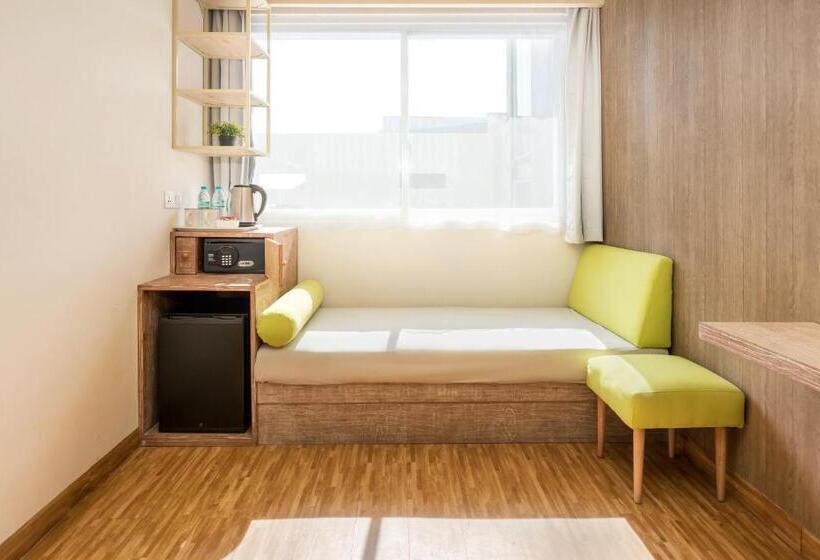 جناح جونيور, Boss Legian Hotel Powered By Archipelago