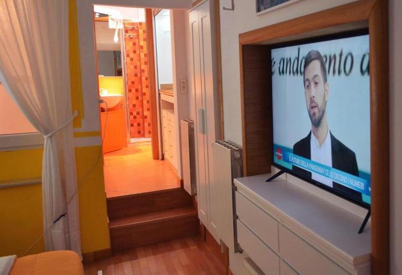 Háromágyas Standard Szoba, B&b Degli Artisti
