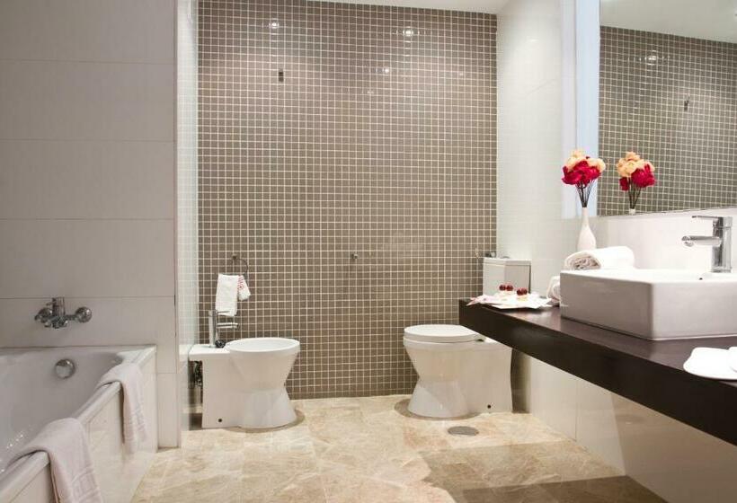 수피리어 룸 풀장 전망, Hotel & Spa Dynastic