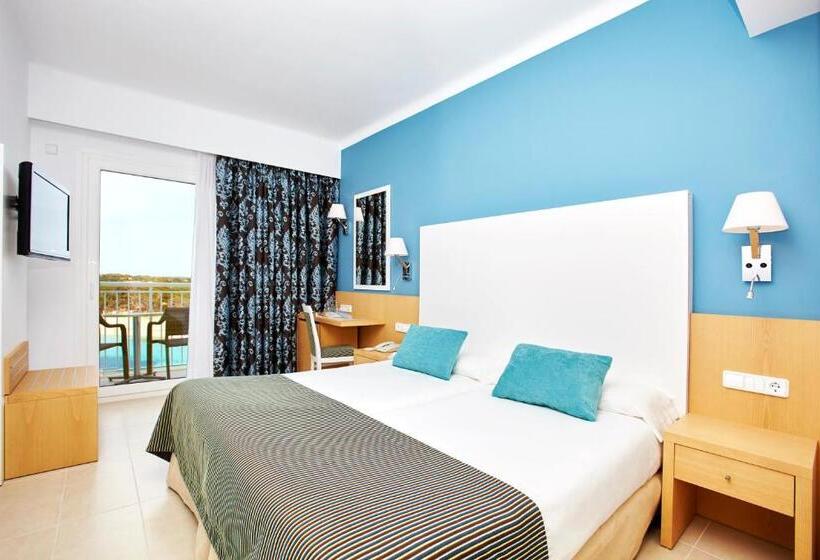 Номер Стандарт Вид на Море, Universal Hotel Marqués