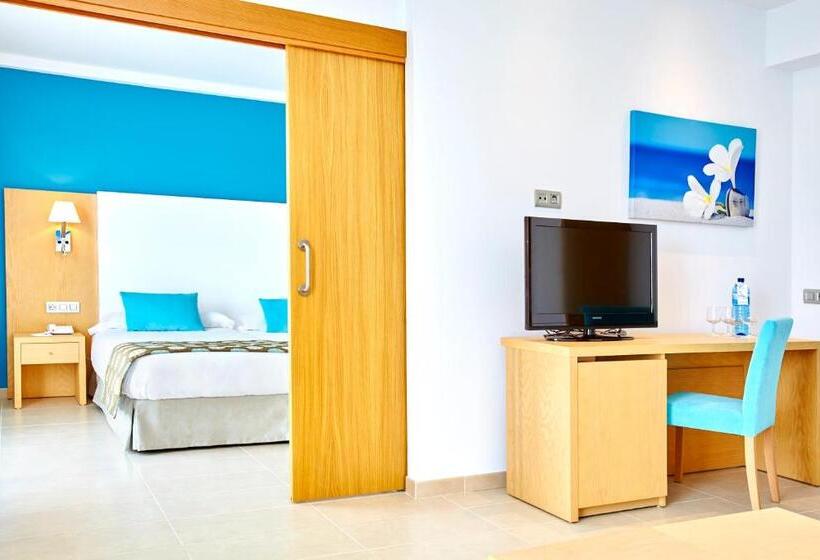 Люкс Вид на Море, Universal Hotel Marqués