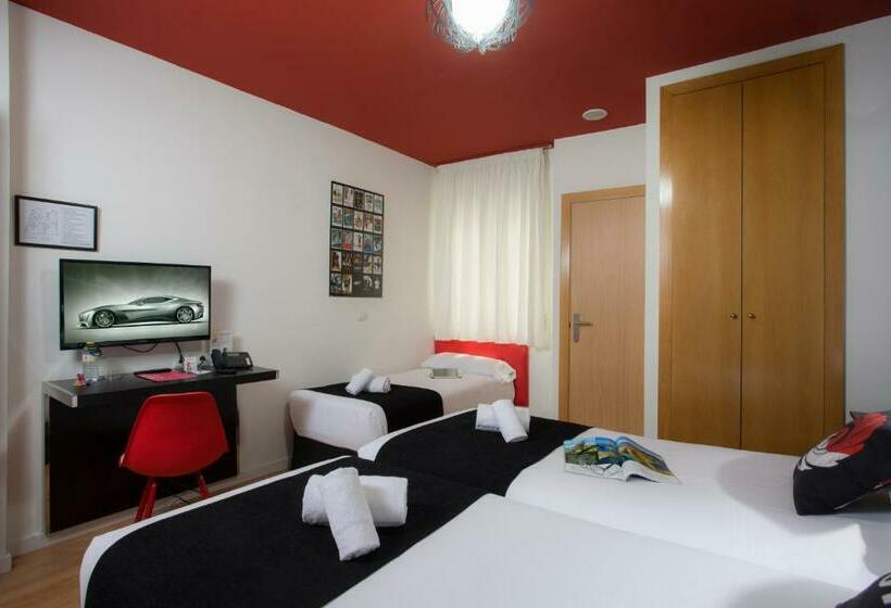Economy Triple Room, Casual Del Cine Valencia