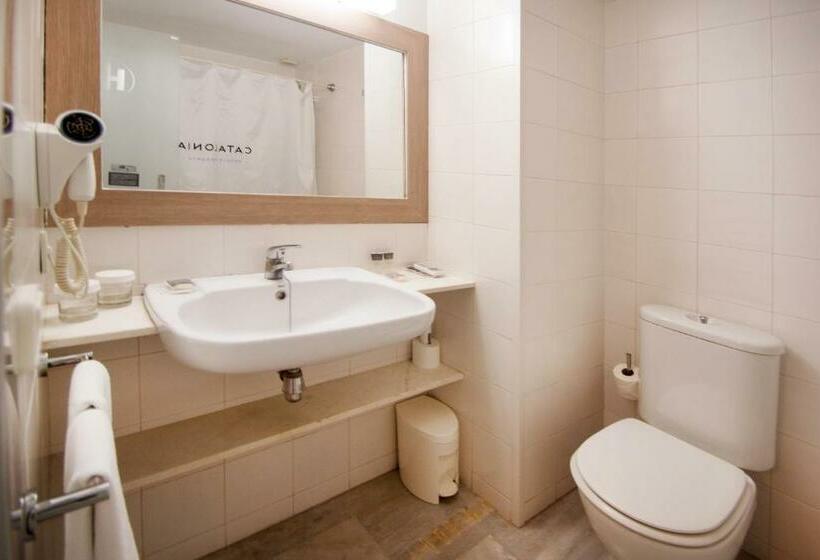 اتاق پریمیوم سه تخته, Catalonia Mirador des Port